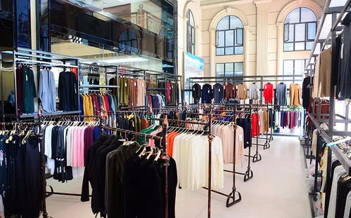 阿福阿福嫂陪你一起买衣服，全场50元起，购物还能偶遇明星